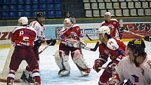 Brodští hokejisté (v červených dresech) si z Olomouce přivezli cenné body za vítězství.