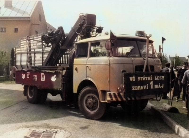 Východočeské státní lesy na náměstí 9. května - rok 1986