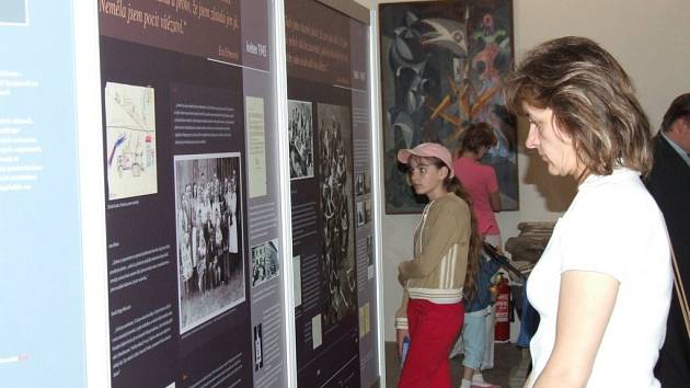 Začala unikátní výstava. V rámci Měsíce židovské kultury začala minulý týden v chotěbořském muzeum výstava složená z několika dílčích zajímavých expozic.