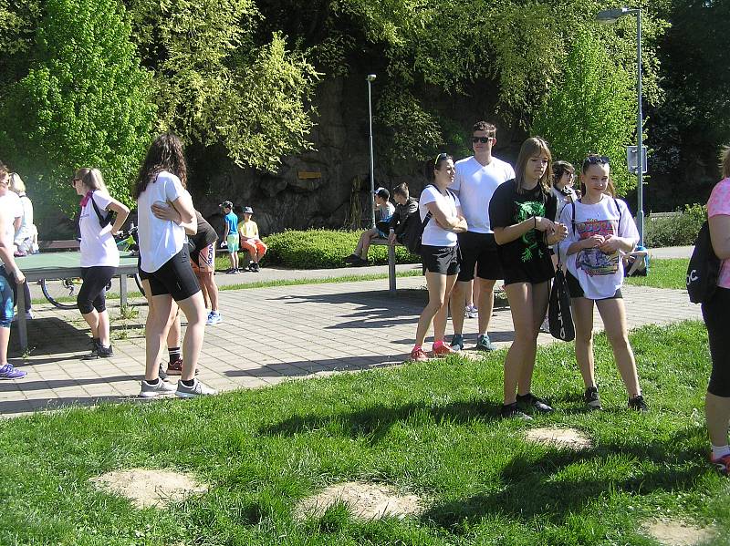 Do Havlíčkova Brodu se po dvou letech vrátily studentské slavnosti, zahájil je charitativní barevný běh.