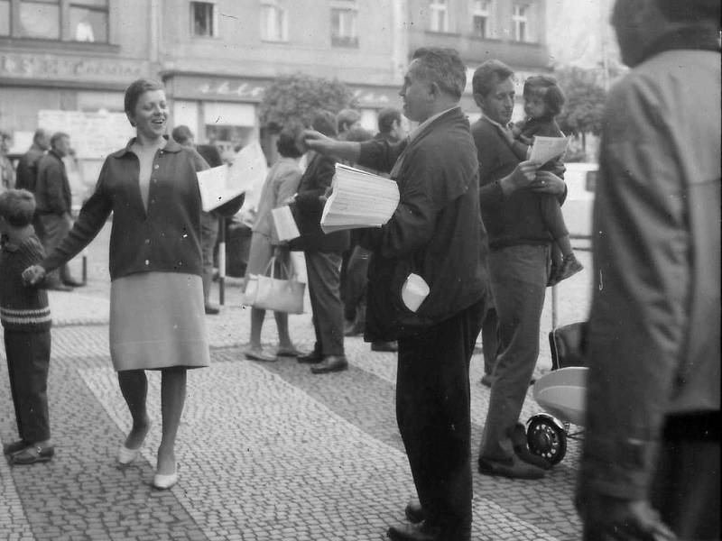 Podpisy. Obyvatelé Havlíčkova Brodu sepisovali v srpnu roku 1968 petice, ve kterých vyjadřovali podporu představitelům „pražského jara.“ Bohužel to nakonec bylo zbytečné. 