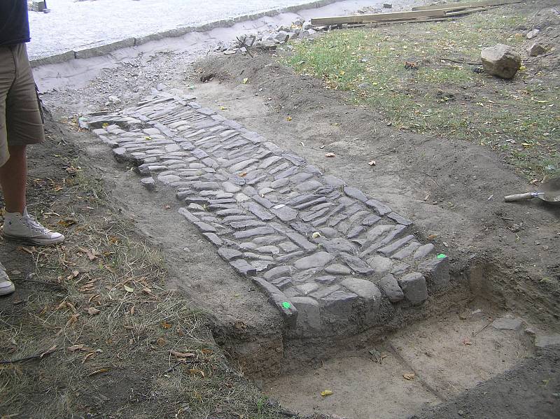 To jsou výsledky archeologického průzkumu v parku Budoucnost.