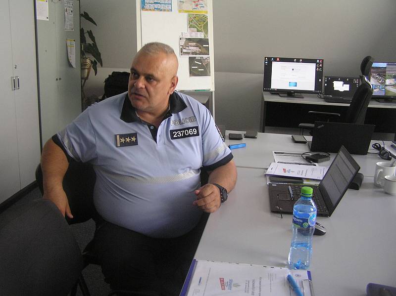 Do služby na festivalu jsou zařazeni policisté pořádkové, dopravní, cizinecké i kriminální policie Krajského ředitelství policie Kraje Vysočina včetně kynologů.