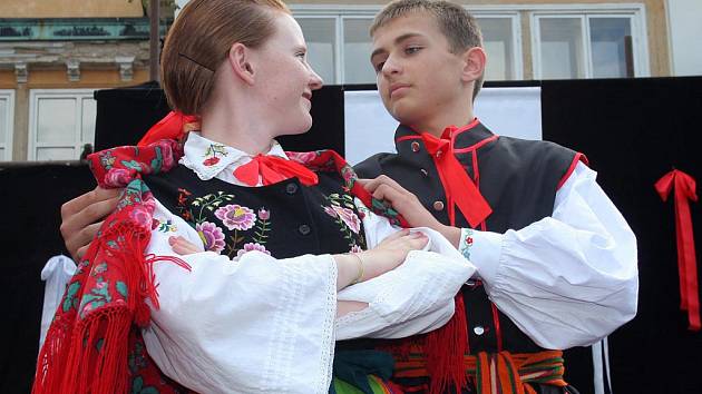 Ve Světlé se představí nejen soubory z Vysočiny, ale také z Moravy, Polska a Srbska. Hlavní festivalová přehlídka je na programu v sobotu. 