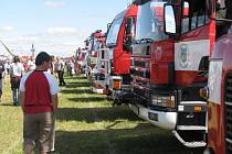 Pyro Car v Přibyslavi je největší setkání hasičských automobilů, jejich řidičů, strojníků a osádek.