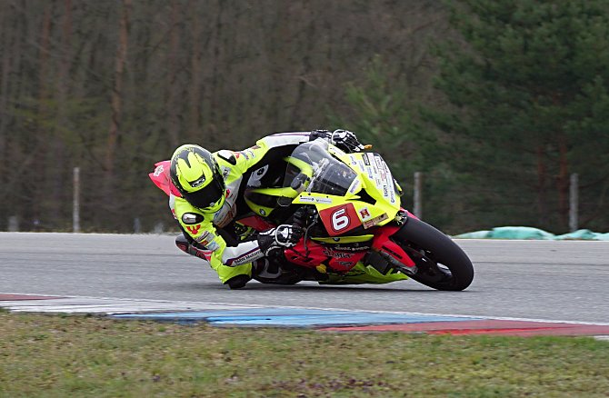 S novou motorkou to Michalu Práškovi jezdí na výbornou. V prvním závodě sezony – Jarní cena Brna – dojel na prvním místě.