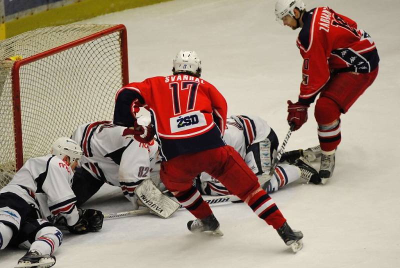 Ze sobotního hokejového utkání HC Rebel Havl. Brod - HC Piráti Chomutov.