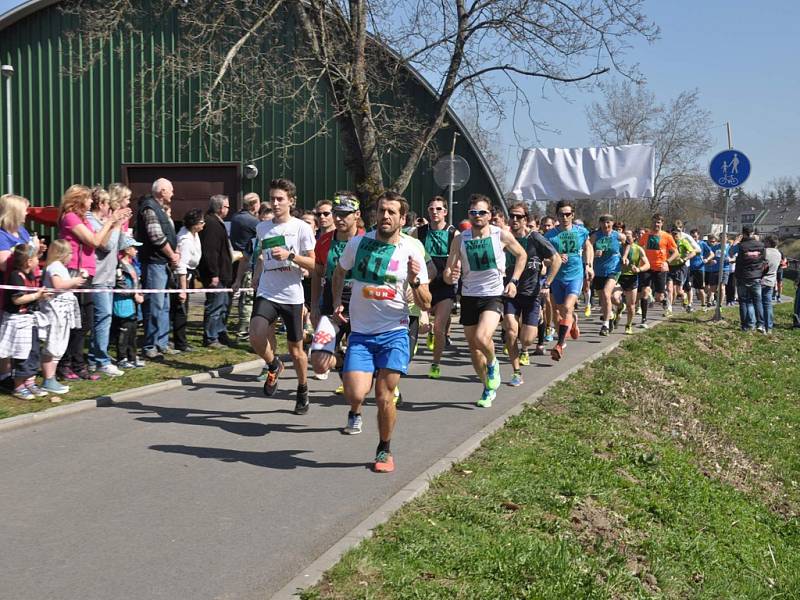 AZ tým ve spolupráci se společností Sportovní zařízení města a tenisovým oddílem uspořádal ve Světlé nad Sázavou druhý ročník závodu Běh cyklostezkou.