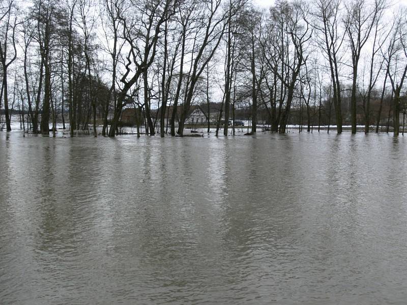 Záplavy na jaře 2006 na Vysočině.