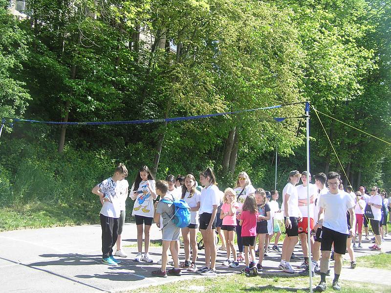 Do Havlíčkova Brodu se po dvou letech vrátily studentské slavnosti, zahájil je charitativní barevný běh.