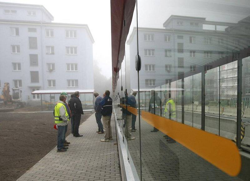 Lidé z odborných úseků havlíčkobrodské radnice a také zástupci dodavatele si prohlédli celou stavbu nového podchodu na havlíčkobrodské Masarykově ulici.   