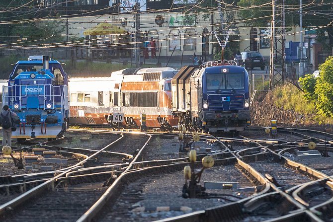 Cestujícím z Brodu chybí lepší večerní vlakové spojení s Prahou. Ilustrační foto: Deník/Jaroslav Loskot