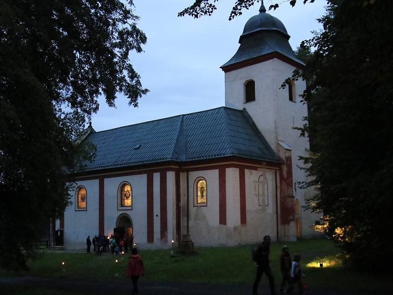 Hradozámecká noc v Zahrádce u Ledče nad Sázavou.