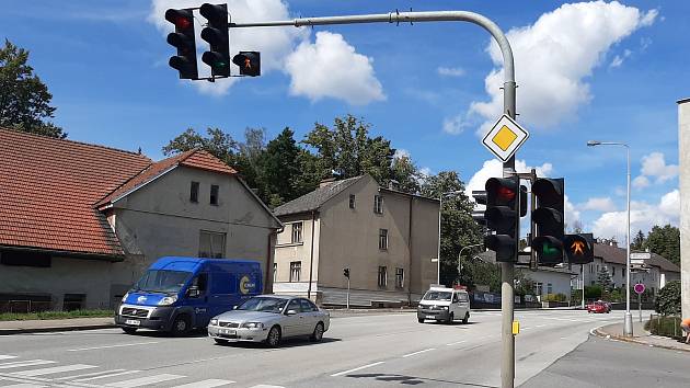 Semafory na křižovatce ulic Masarykova, Ledečská a Svatovojtěšská se dočkají opravy.