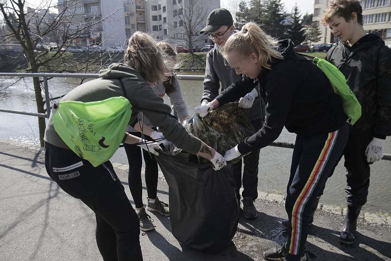 ZŠ V Sadech se zapojila do projektu Čistá řeka Sázava