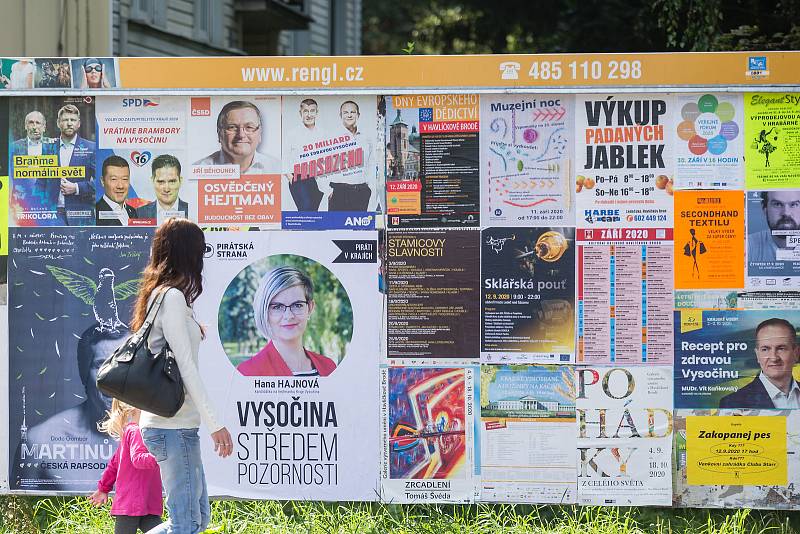 Politické billboardy v Havlíčkově Brodě.