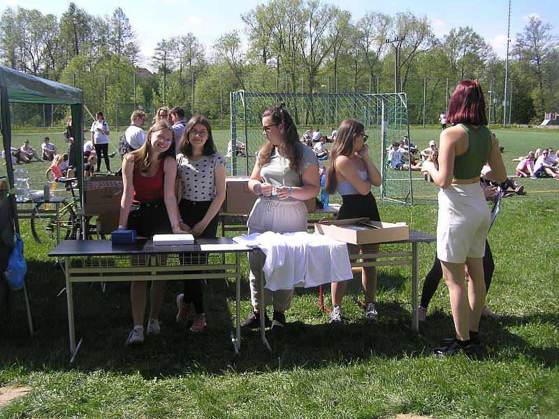 Do Havlíčkova Brodu se po dvou letech vrátily studentské slavnosti, zahájil je charitativní barevný běh.