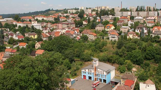 Panelové sídliště v Ledči by se mohlo dočkat nových silnic a chodníků.