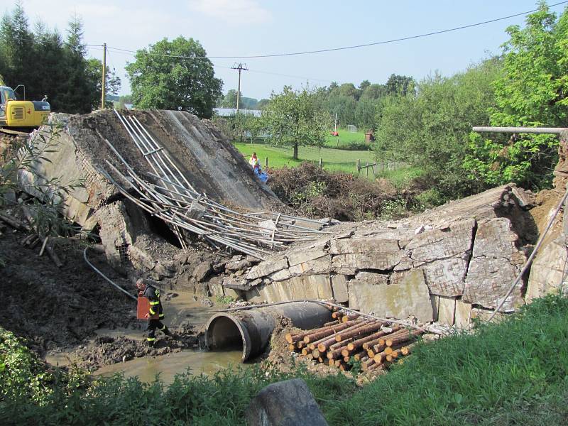 V září 2014 se zřítil most ve Vilémově na Havlíčkobrodsku, o život přišli čtyři dělníci
