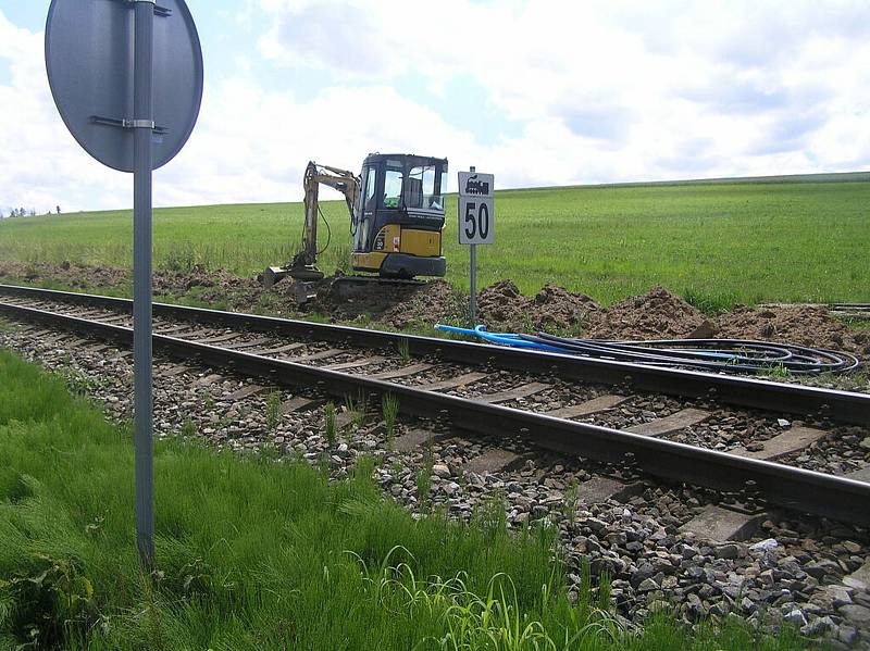 Na trati z Havlíčkova Brodu do Humpolce se pracuje. Cestující přepravuje do konce srpna autobus.