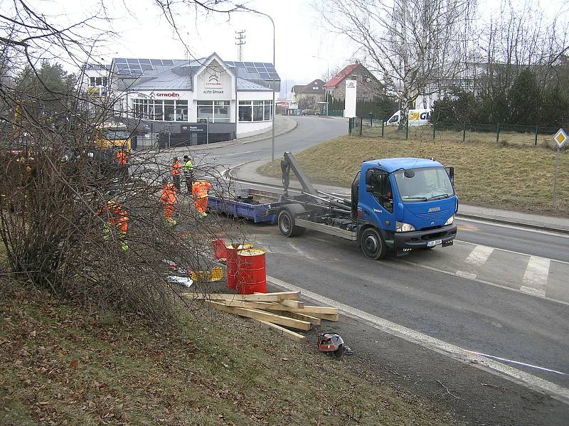 Nehoda a její následky v Jihlavské ulici v Havlíčkově Brodě.