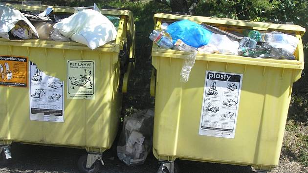 Kontejnery na odpad se stávají černou skládkou - Havlíčkobrodský deník