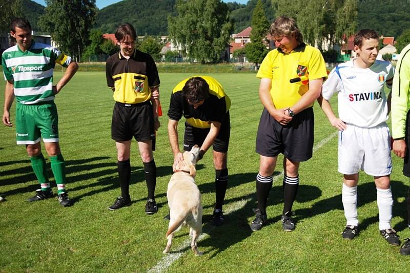 Po fotbalovém utkání I. B třídy Třemošnice – Hlinsko B (4:1) vypukly oslavy postupu Třemošnických do I. A třídy.