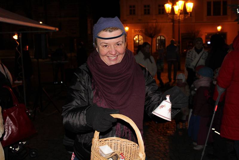 Česko zpívá koledy s Deníkem na Resselově náměstí v Chrudimi