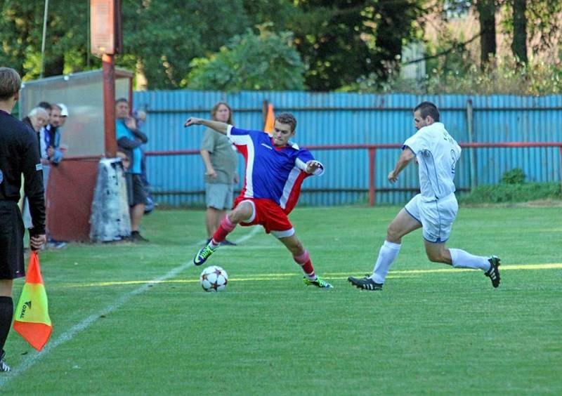 Z utkání I. A třídy ve fotbale Heřmanův Městec - Přelouč 3:0 (1:0).