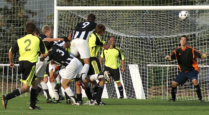 Z fotbalového utkání SK Chrudim - Žamberk 0:2.