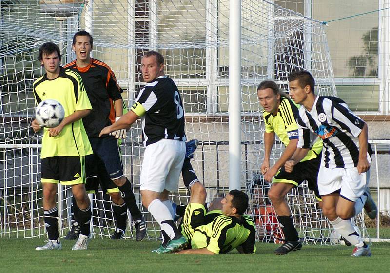 Z fotbalového utkání SK Chrudim - Žamberk 0:2.