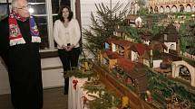 V PAMÁTKOVÉ REZERVACI Betlém v Hlinsku byla zahájena výstava Betlém vánoční.  V roubených domcích se zájemci dozvědí, jak lidé na Betlémě slavili Štědrý večer od poloviny 19. století do počátku 20. století. 