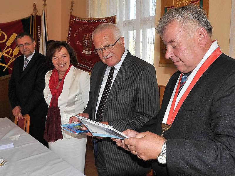 Prezident Václav Klaus při návštěvě Chrudimska. 