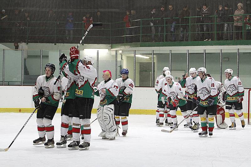 Hlinsko porazilo v play off krajské ligy Litomyšl v prvním střetnutí na domácím ledě 5:2.