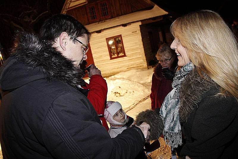 Hlinečtí oslavili společně příchod nového roku první lednový den ohňostrojem v Betlémě. 