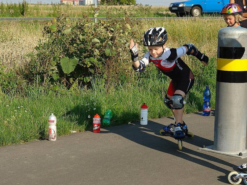ROMAN VODIČKA trénuje třikrát týdně děti na cyklostezce Chrudim – Medlešice.