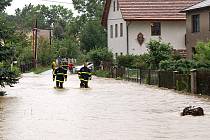 Po víkendových záplavách, které zasáhly okres Chrudim, sčítají lidé škody. Chrudimsko bylo podle pojišťoven třetím nejpostiženějším regionem.