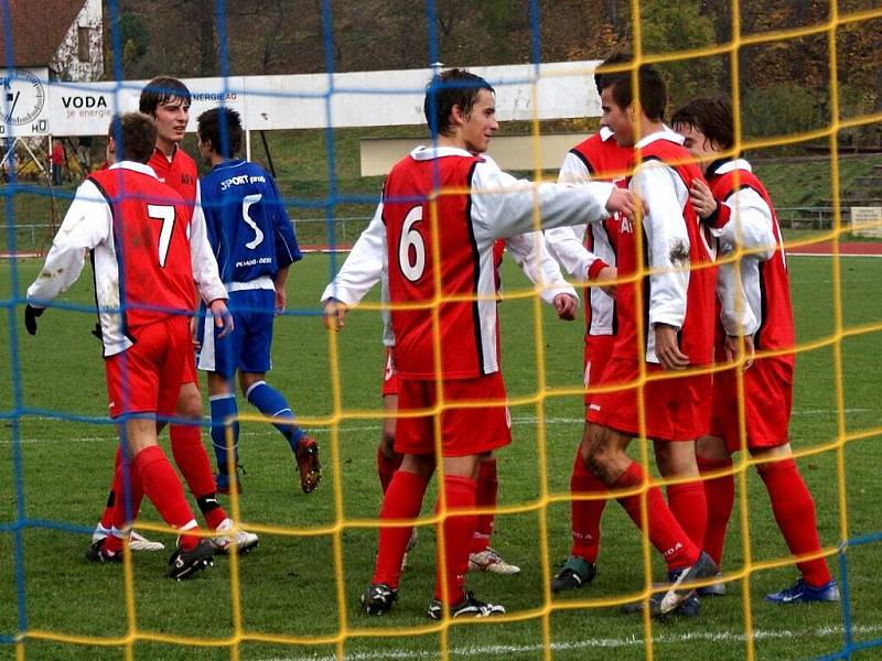 Z fotbalovéhu utkání divze Chudim - Náchod/Deštné 3:0.