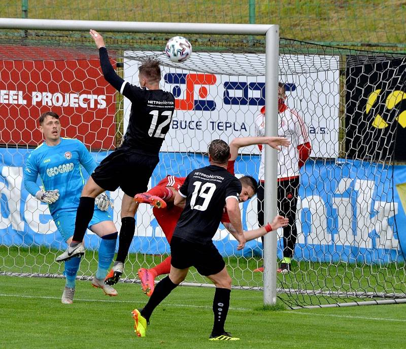 Restart FORTUNA:NÁRODNÍ LIGY v Třinci. Domácí (v červeném) udolali Chrudim těsně 1:0.