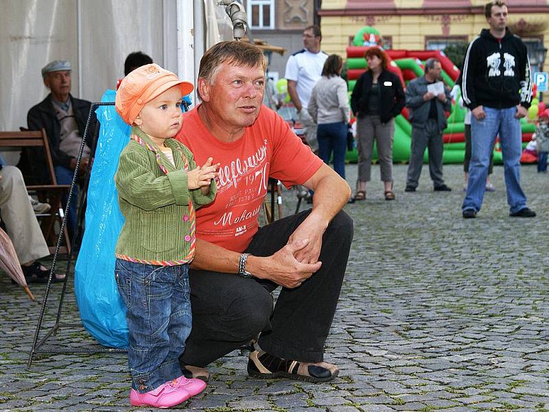 Resselovo náměstí patřilo dalším koncertům v rámci chrudimského Roku hudby.