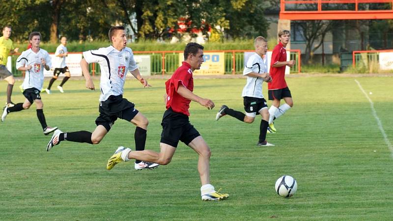 Z přípravného utkání MFK Chrudim - FC Hradec Králové junioři 0:0.