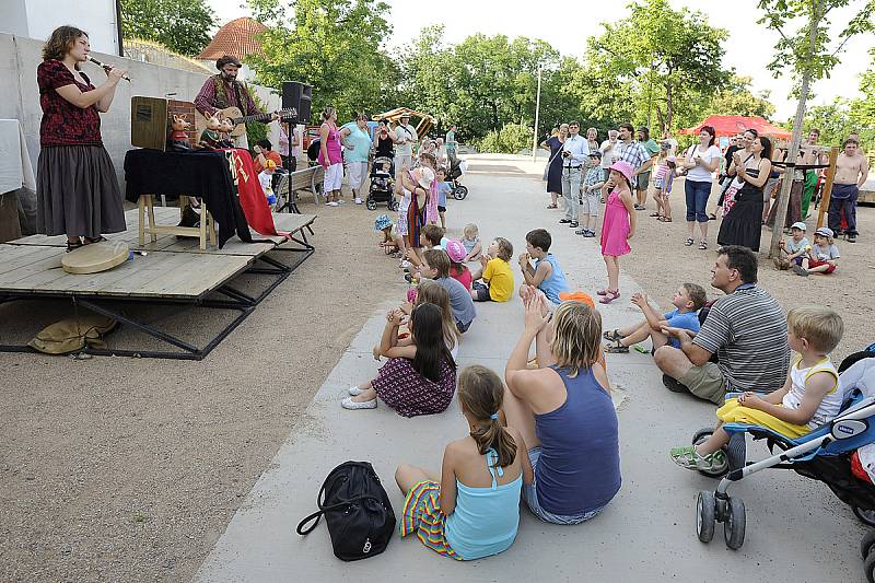 Z archivu Deníku. Festival amatérského loutkového divadla Loutkářská Chrudim.