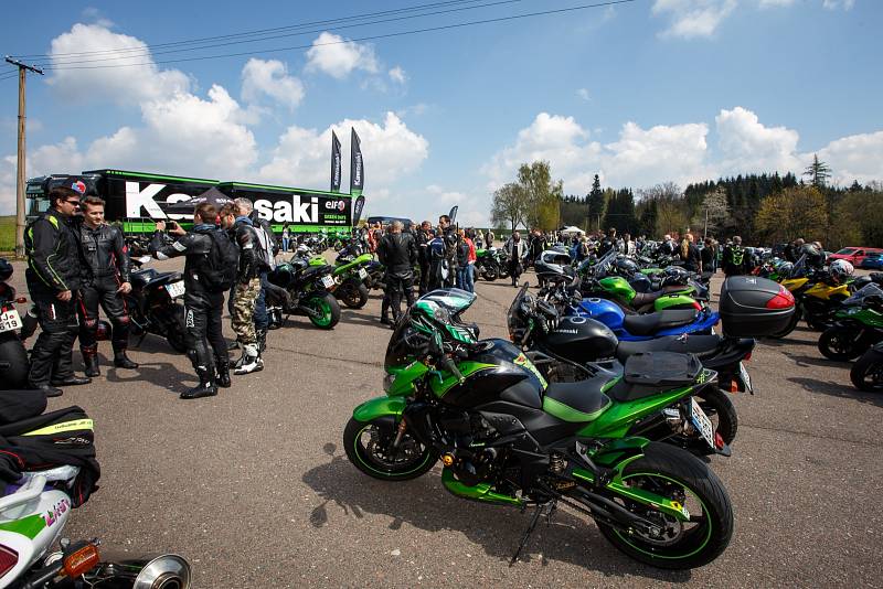 Na Seči se sjel rekordní počet motocyklů Kawasaki.