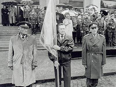 Dalimil Matus (na snímku vlevo), plukovník letectva ve výslužbě a pilot R.A.F.