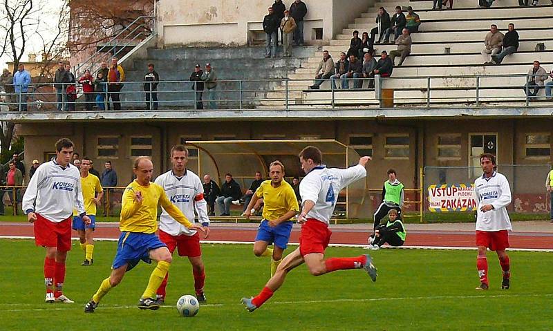 Z divizního utkání AFK Chrudim - Slovan Pardubice 6:1.