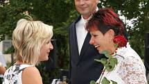 Petr Řezníček si vyměnil novomanželské "ano" se svojí snoubenkou Zorkou Urbanovou. 