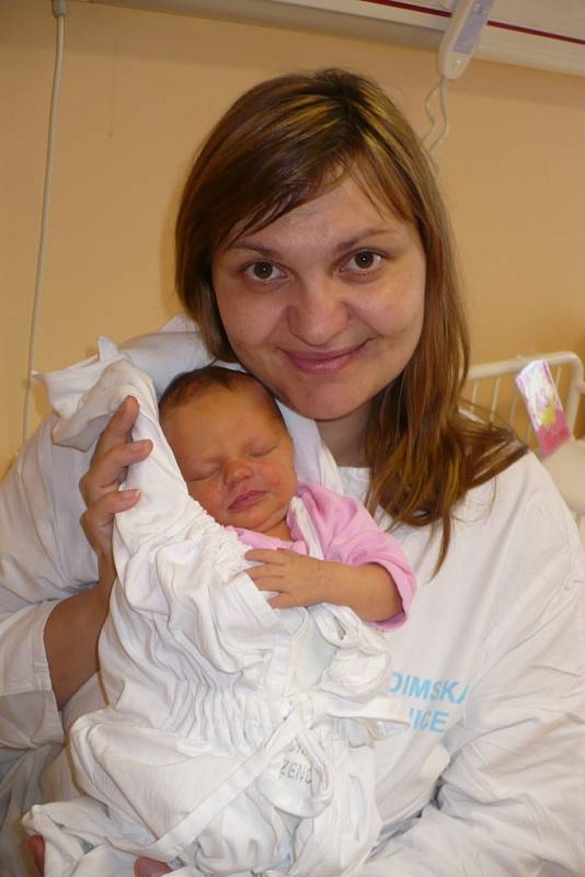 MARIANA KOPECKÁ. Alena a Aleš Kopeckých z Louky se 17.1. ve 2:09 stali poprvé rodiči. Jejich princezna měřila 50 cm a vážila 3,13 kg.