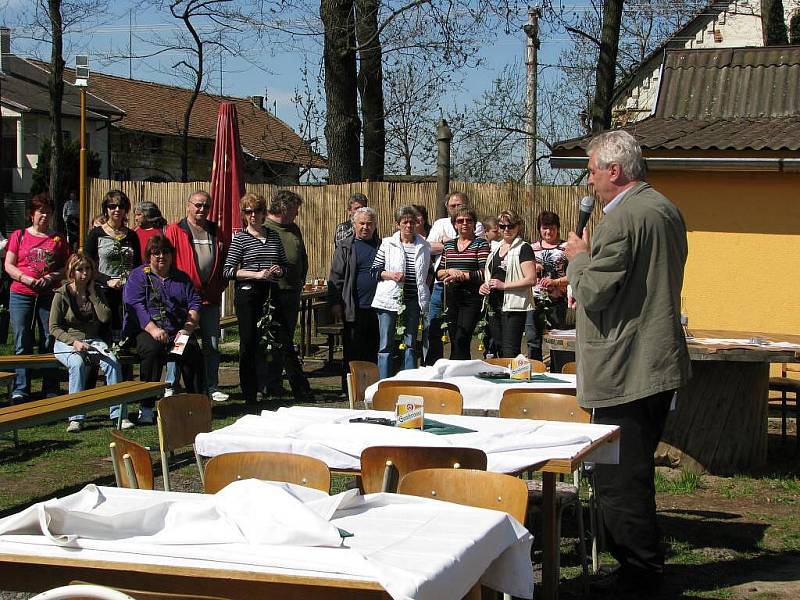 Miloš Zeman se stal v Lánech čestným členem zdejších dobrovolných hasičů.