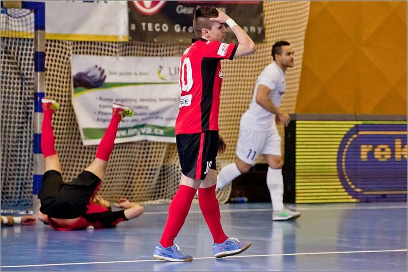 1. finále play-off CHANCE futsal ligy FK ERA-PACK Chrudim - FC Benago Zruč nad Sázaou