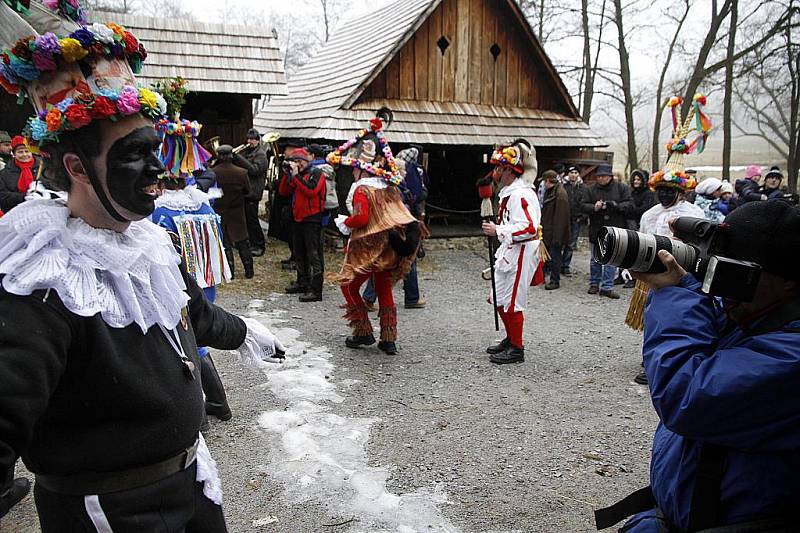 Na Veselém kopci u Hlinska se v sobotu uskutečnily tradiční masopustní obchůzky